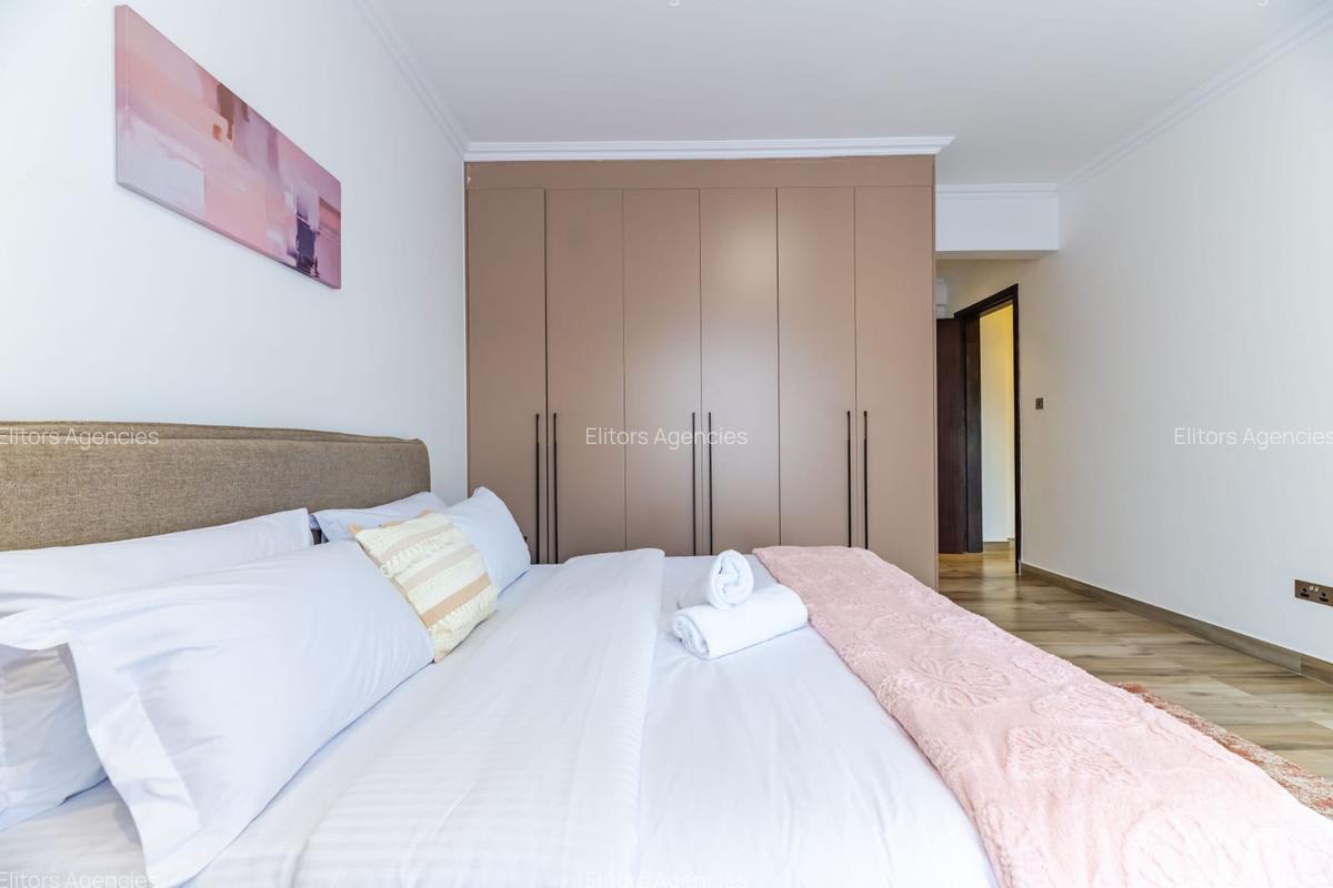 Serviced 2 Bed Apartment with En Suite at Brookside Drive - 11