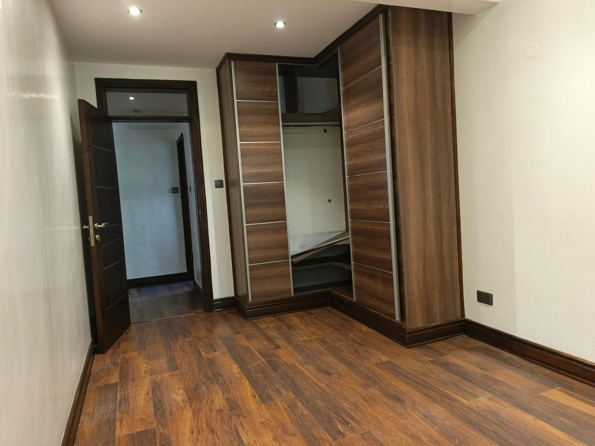 6 Bed House with En Suite in Kyuna - 15