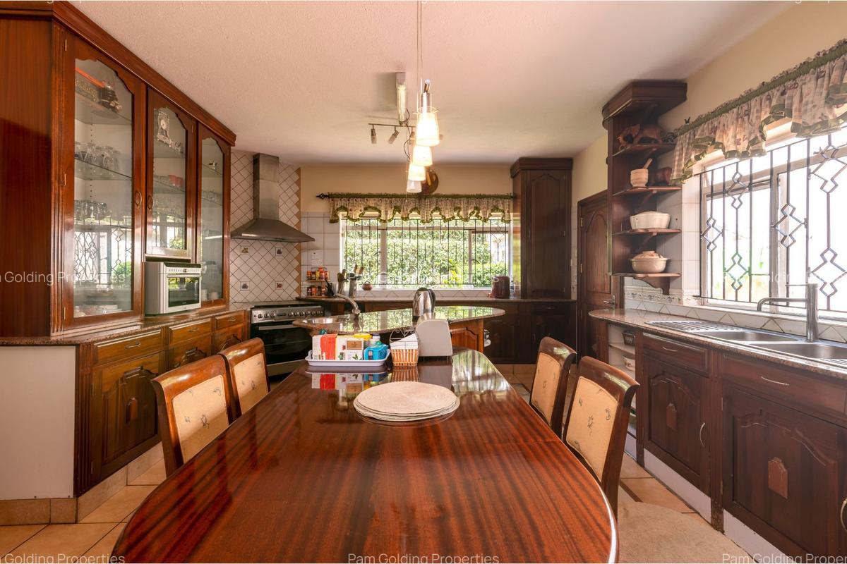 4 Bed Townhouse with En Suite in Loresho - 8