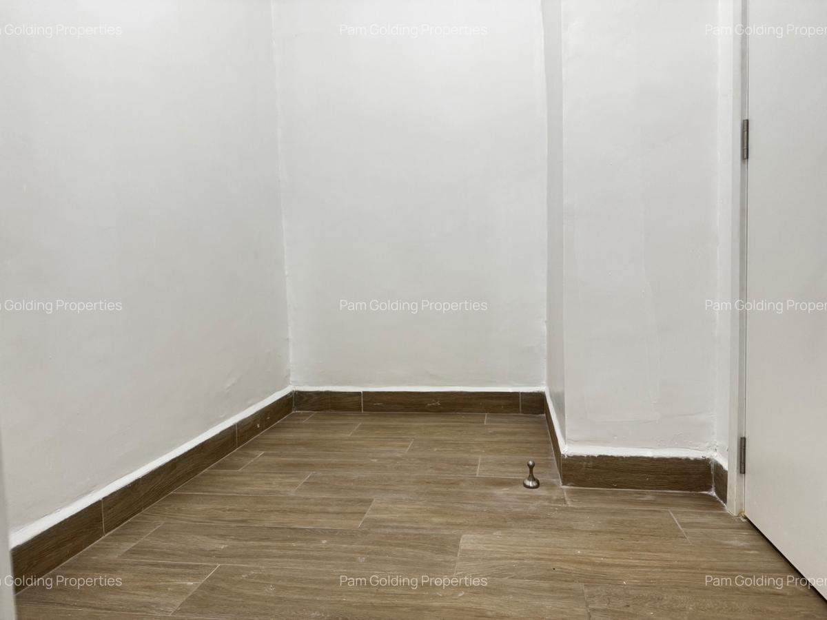 3 Bed Apartment with En Suite in Riverside - 14