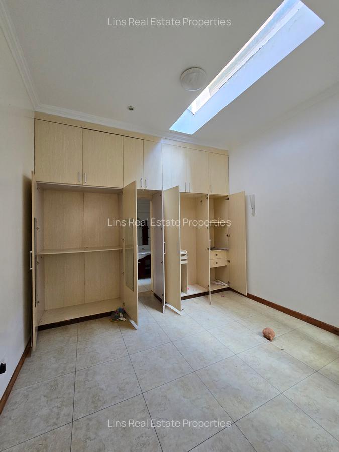 4 Bed Townhouse with En Suite in Riverside - 18