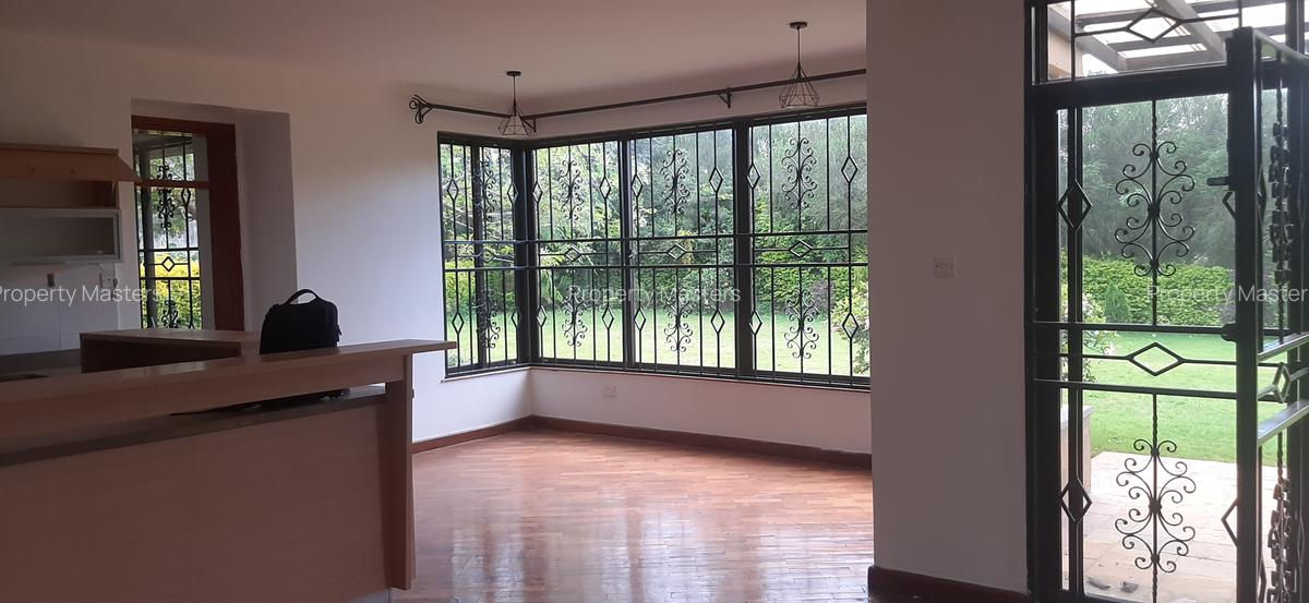 4 Bed Villa with En Suite at Ridgeways - 10