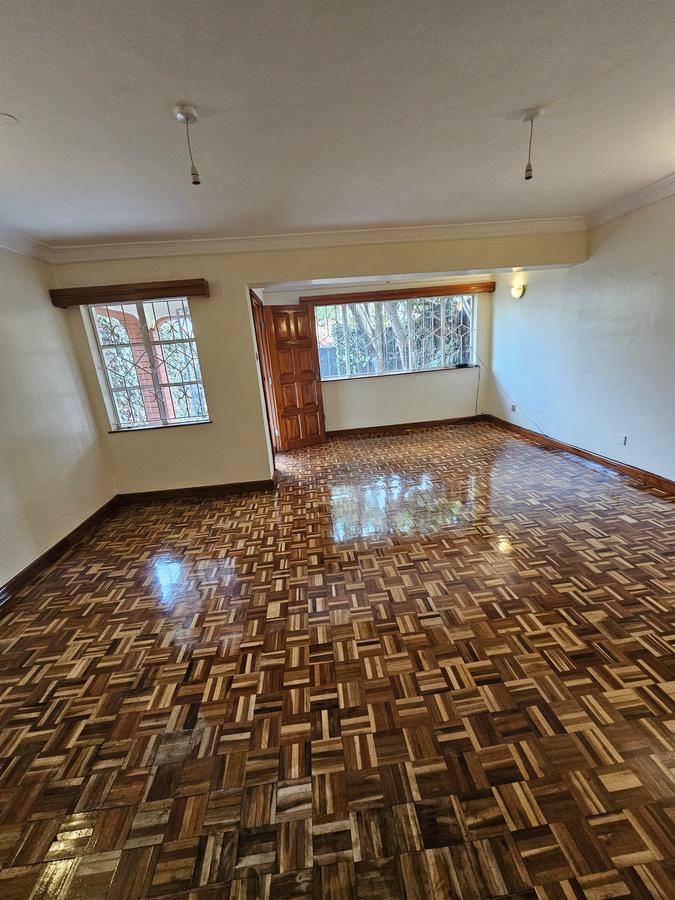 4 Bed Townhouse with En Suite at Lavington - 6