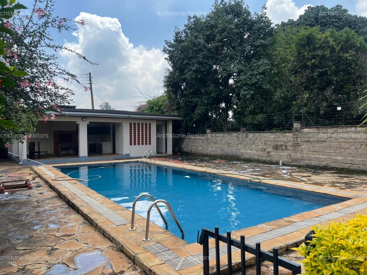 5 Bed House with En Suite in Runda - 13