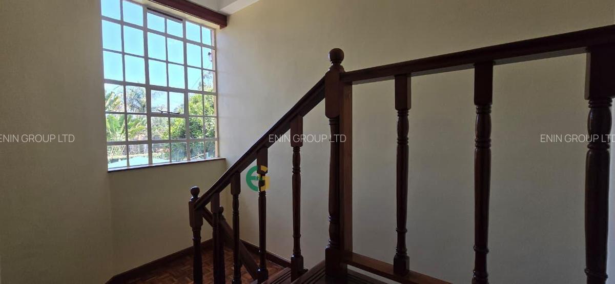4 Bed Townhouse with En Suite in Lavington - 18