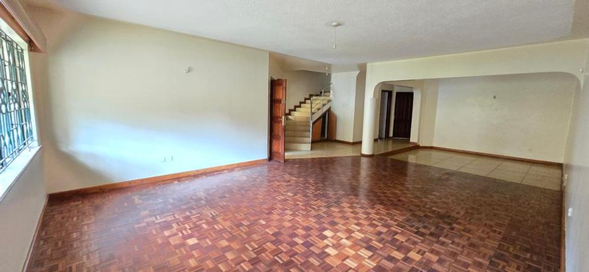 5 Bed Townhouse with En Suite in Lavington - 9