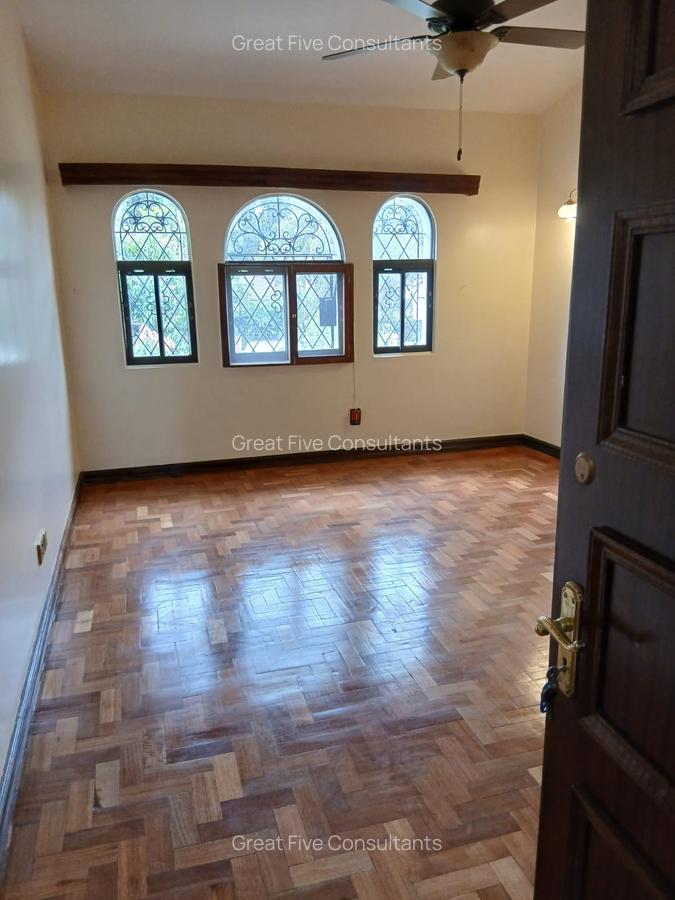 5 Bed Villa with En Suite in Gigiri - 11