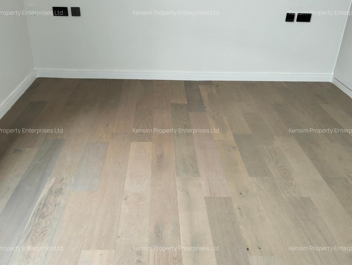 5 Bed Townhouse with En Suite in Lavington - 18