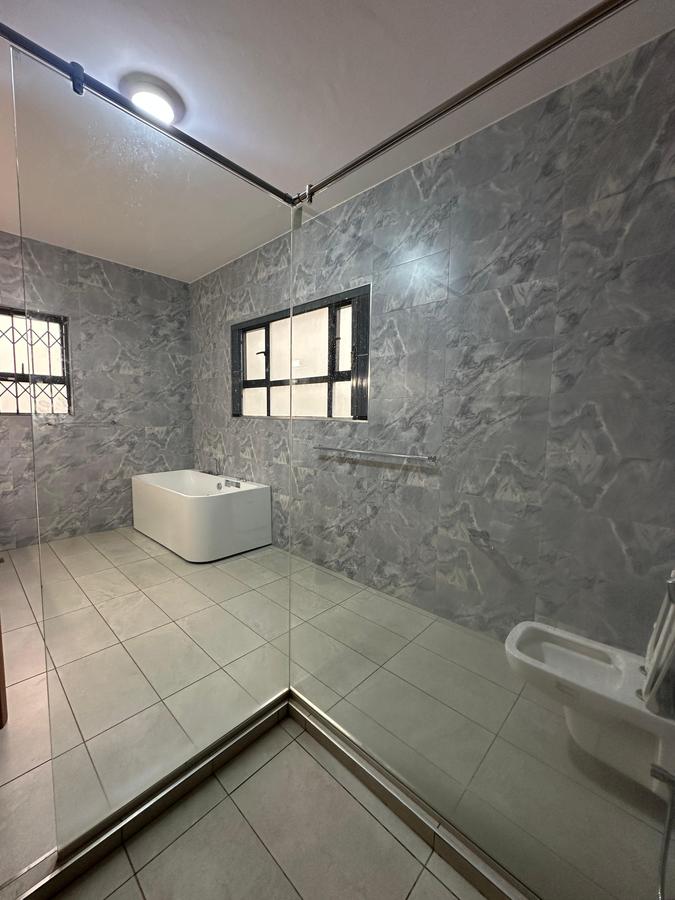 7 Bed Villa with En Suite at Nyari - 14