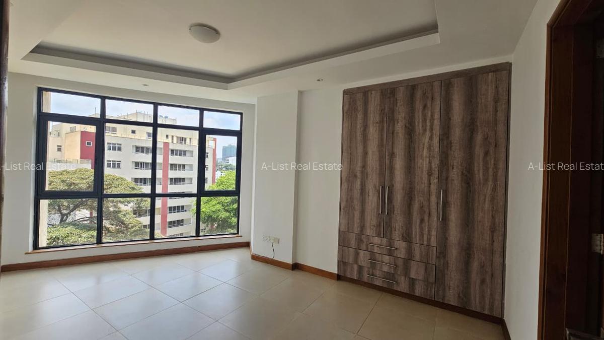 2 Bed Apartment with En Suite at Lantana Road - 6