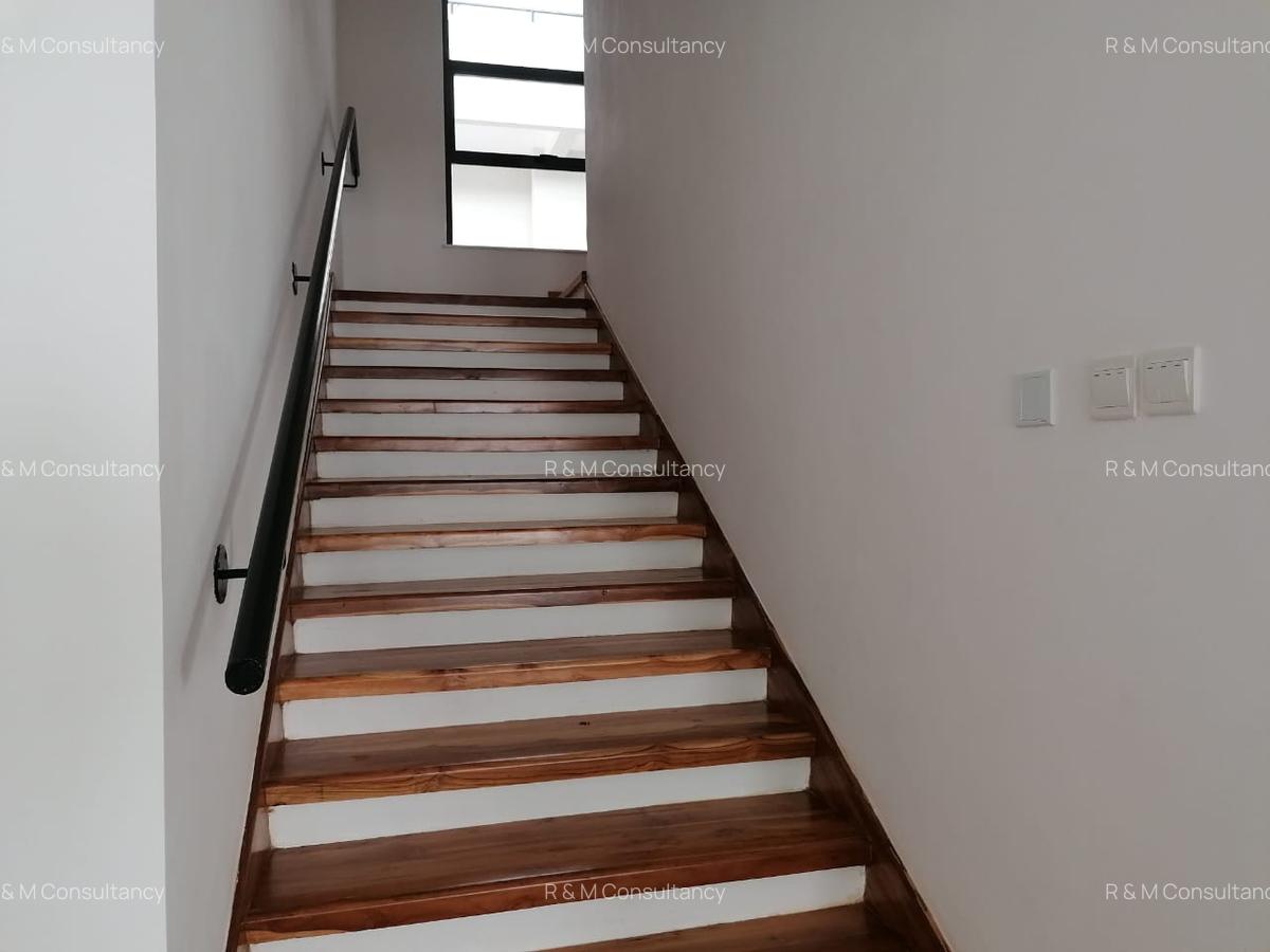 4 Bed Villa with En Suite at Two Rivers Mall - 10