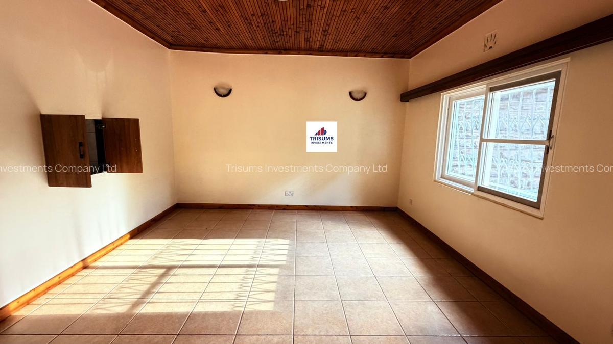 4 Bed House with En Suite in Runda - 4