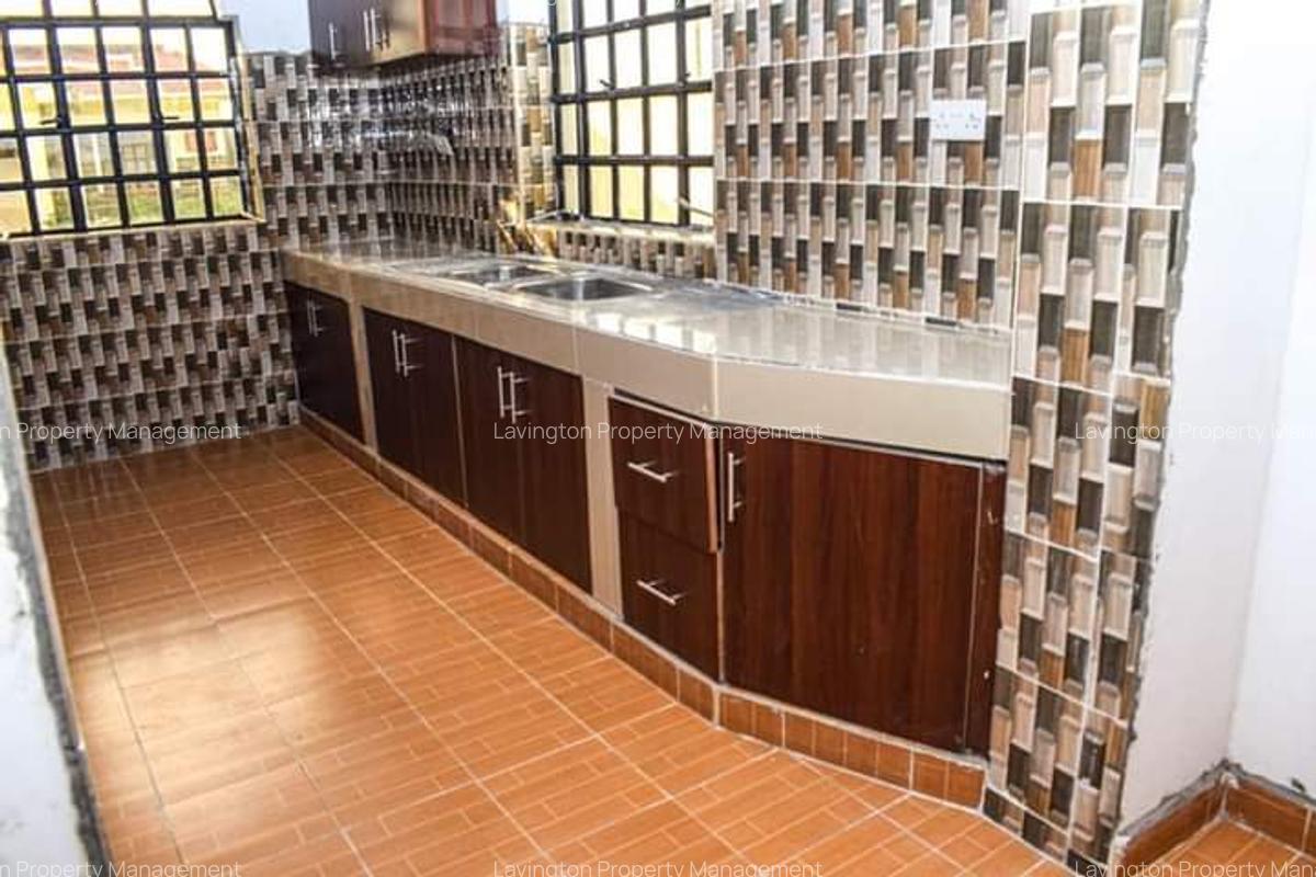 4 Bed House with En Suite at Pipeline - 11