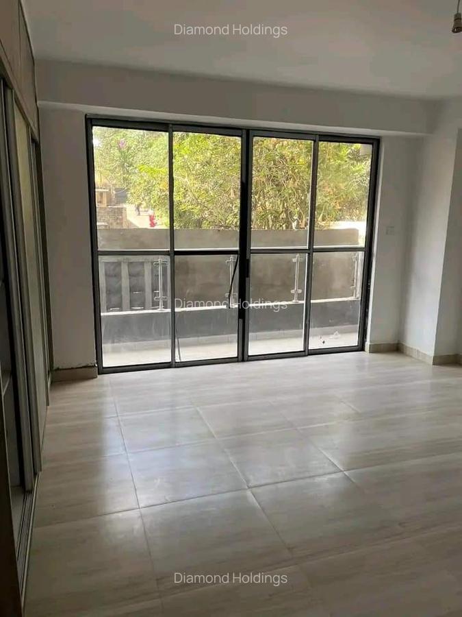 4 Bed Apartment with En Suite at Parklands - 6