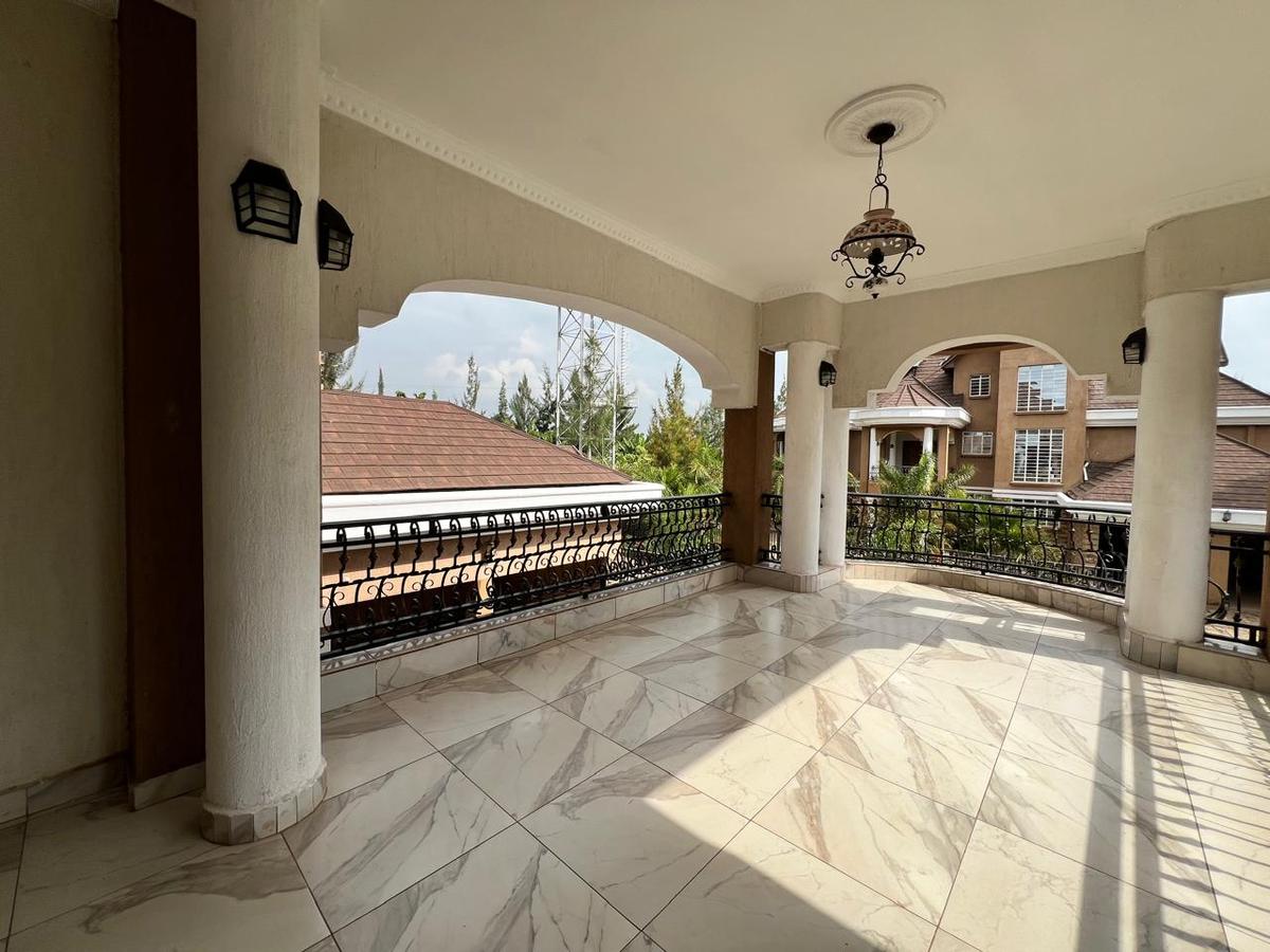 6 Bed Townhouse with En Suite in Karen - 4