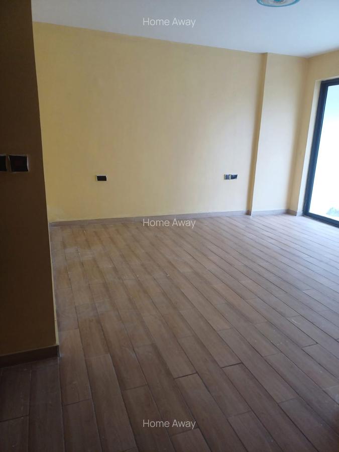 4 Bed Apartment with En Suite at 3Rd Avenue - 4