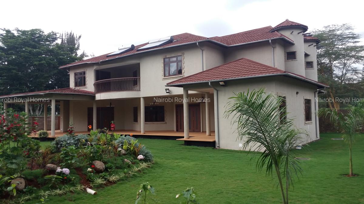 5 Bed House with En Suite at Flem Tree - 14