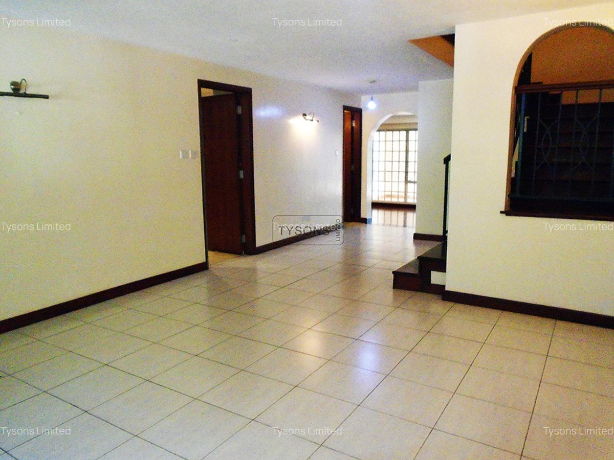 3 Bed Apartment with En Suite in Westlands Area - 12