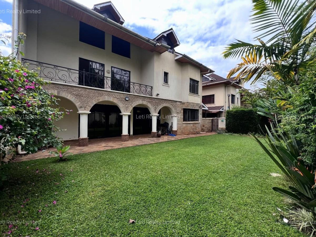 5 Bed Townhouse with En Suite in Lavington - 1