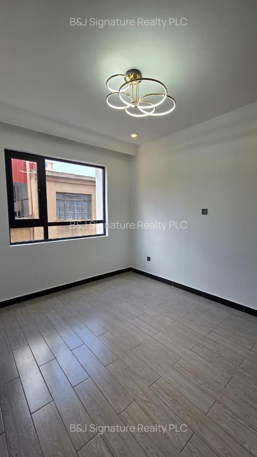 2 Bed Apartment with En Suite in Lavington - 9