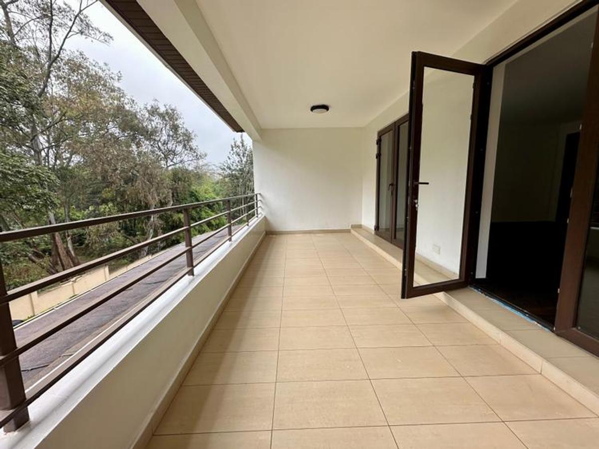 5 Bed Townhouse with En Suite at Lavington - 7