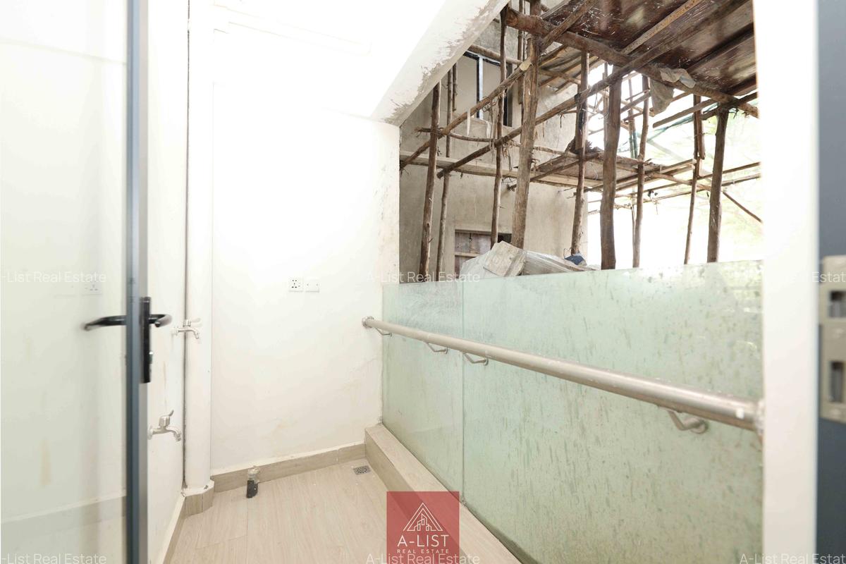 1 Bed Apartment with En Suite at Westlands Road - 16
