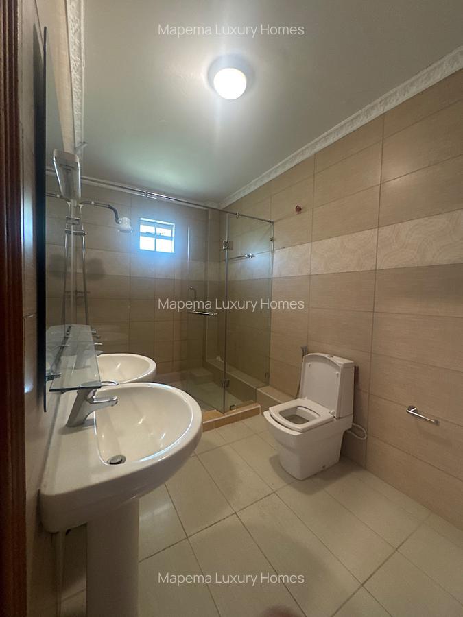 5 Bed House with En Suite at Hardy Area - 7