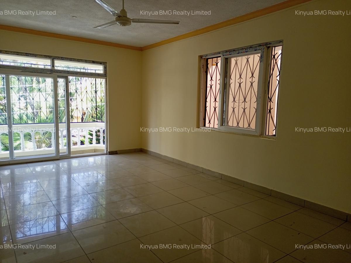 3 Bed Apartment with En Suite in Nyali Area - 3