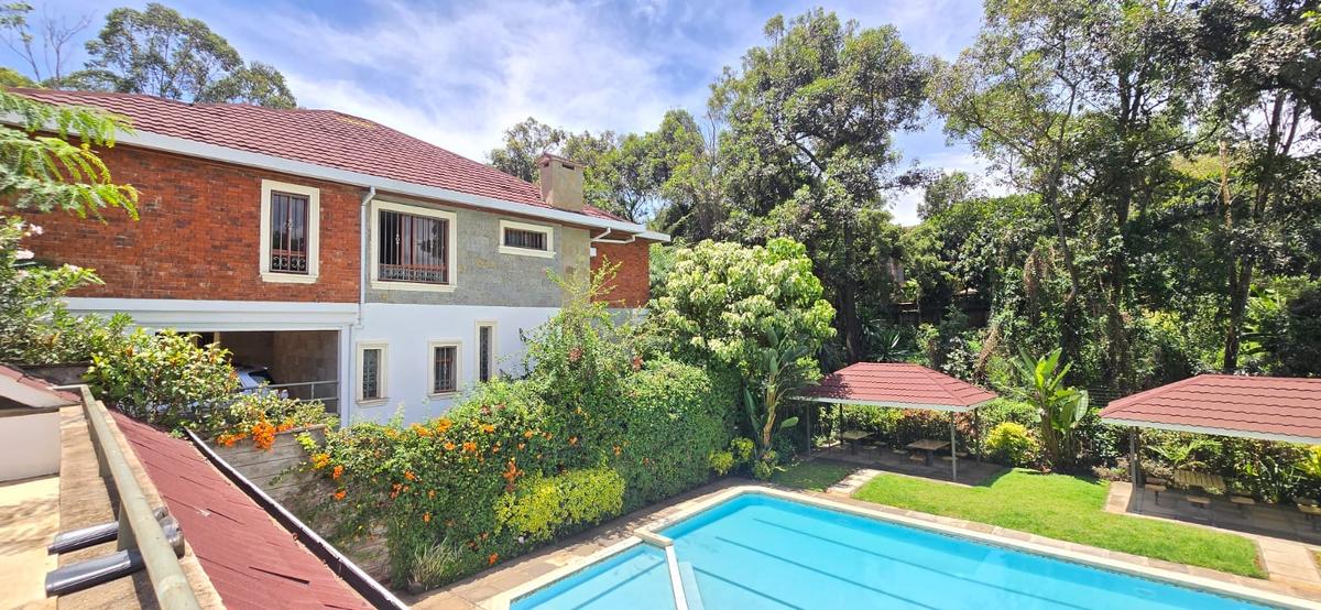 5 Bed House with En Suite in Spring Valley - 1