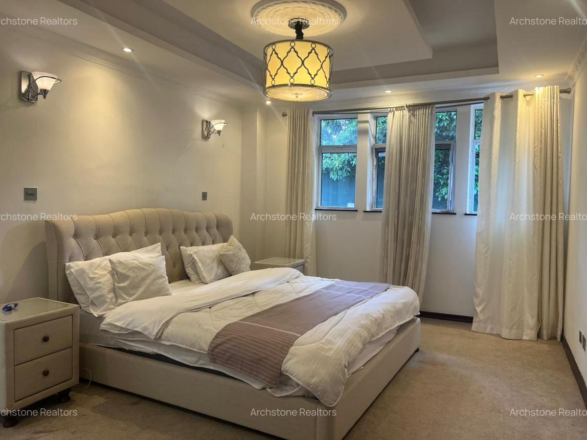 5 Bed House with En Suite in Runda - 9