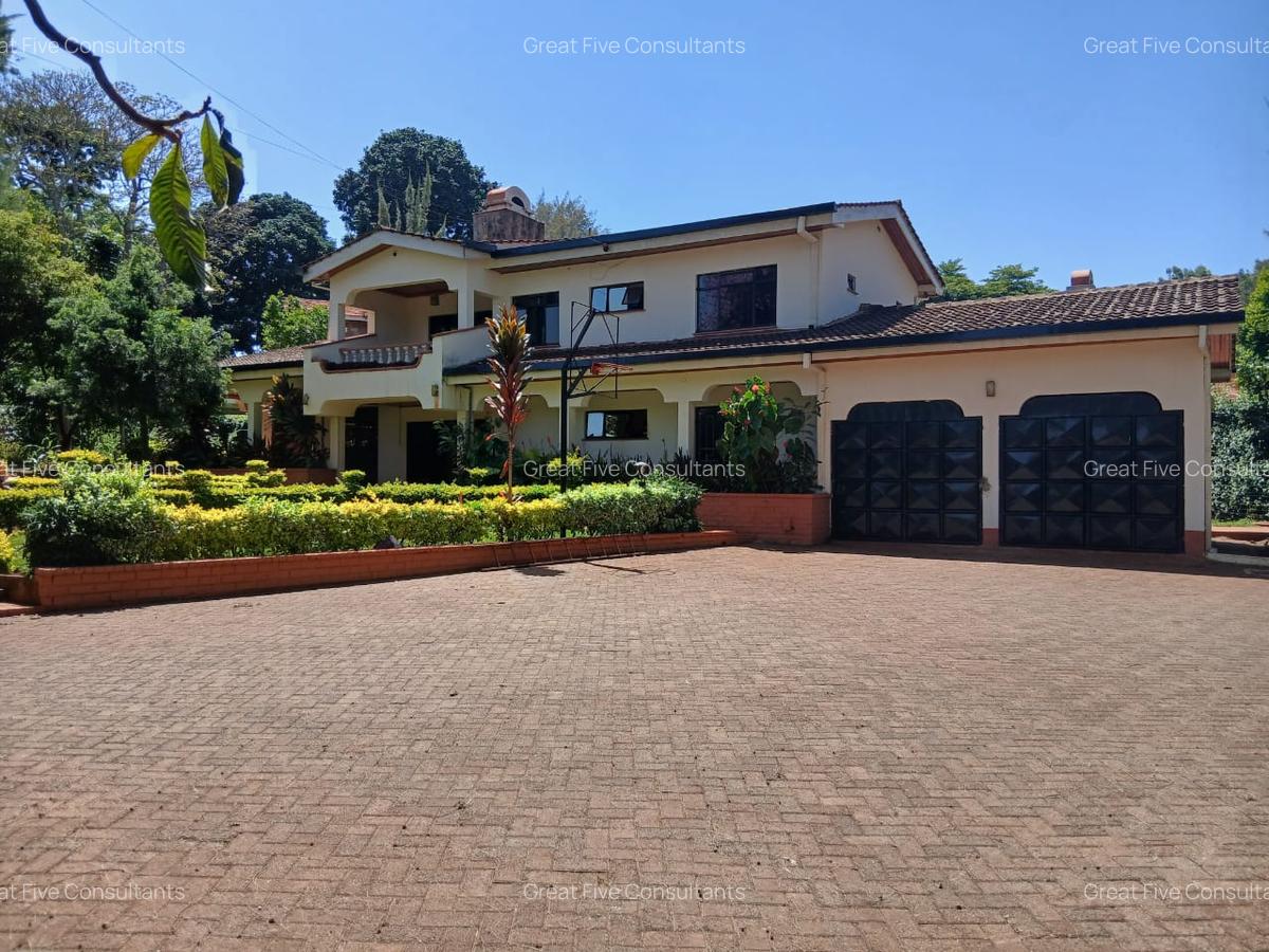 5 Bed Villa with En Suite in Nyari - 1