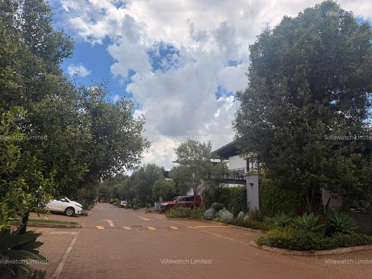 3 Bed Townhouse with En Suite at Runda - 10