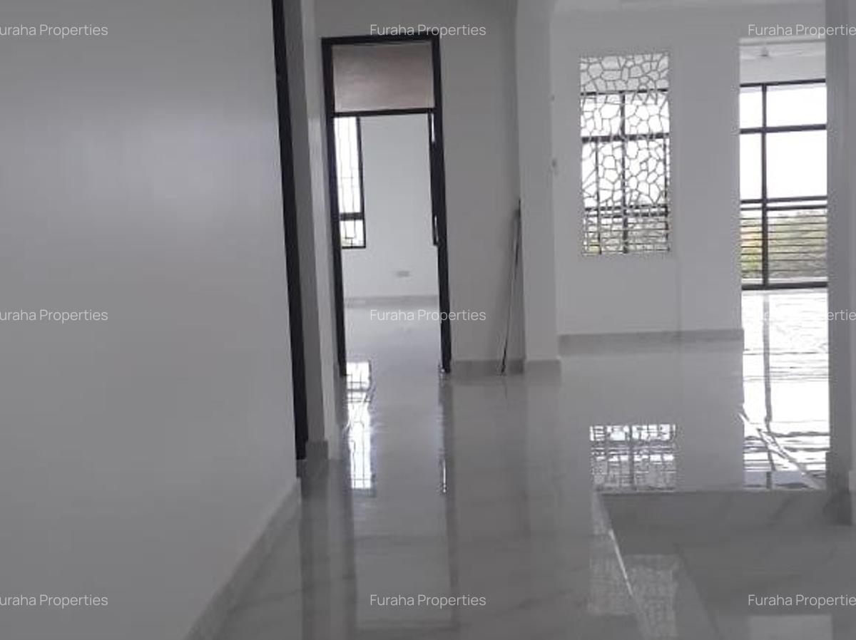 4 Bed Apartment with En Suite in Mombasa CBD - 2