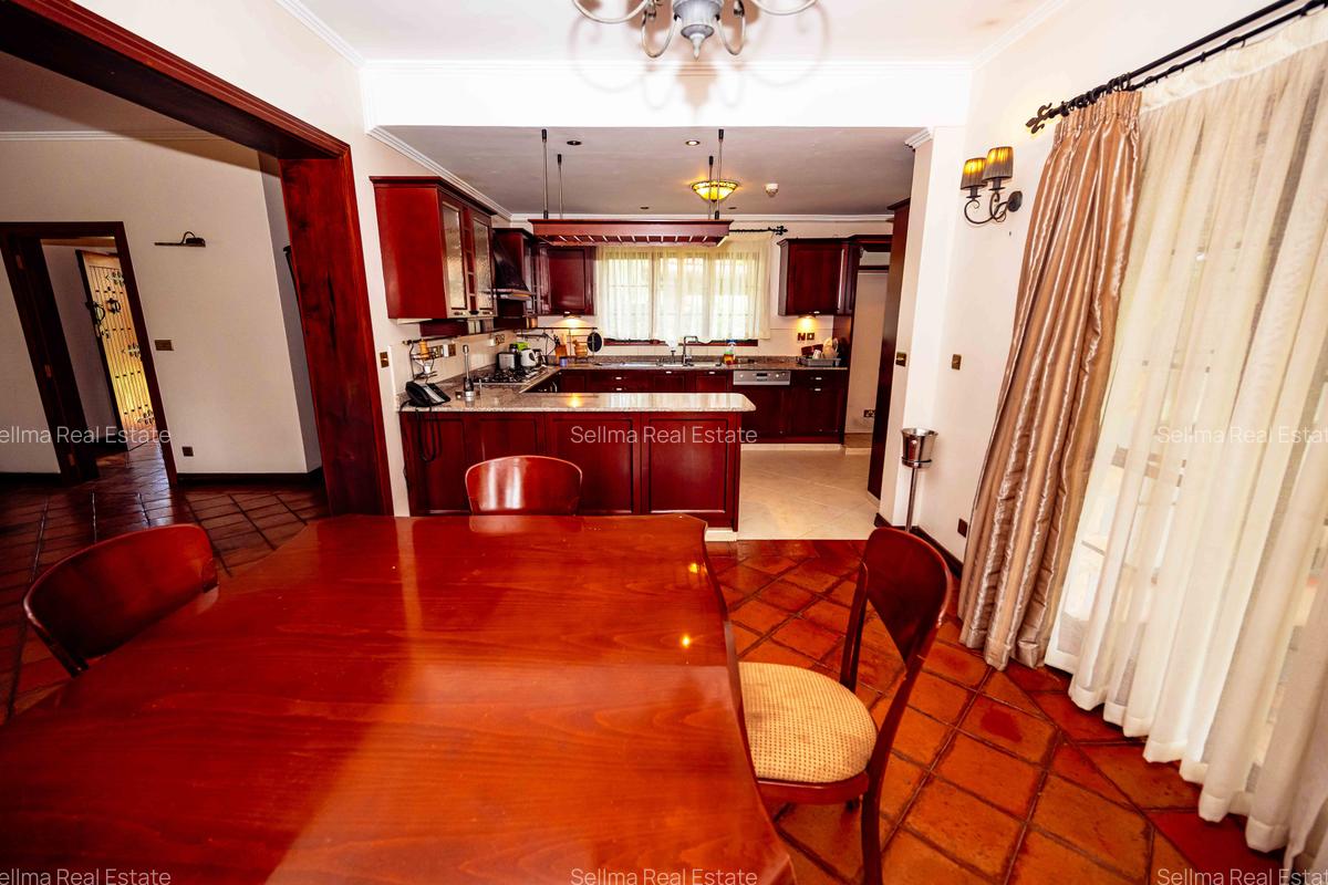 4 Bed House with En Suite at Windsor - 11