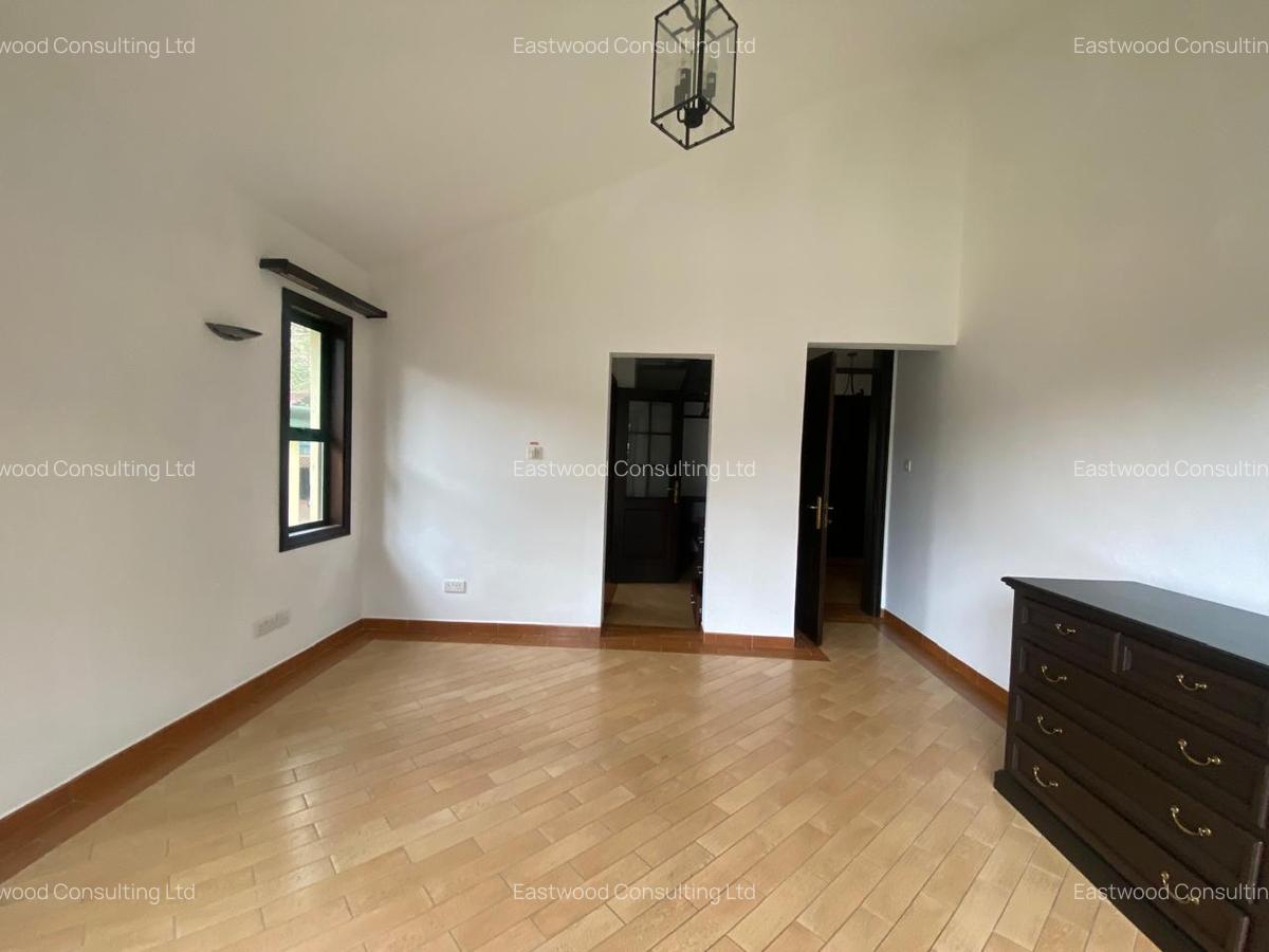 3 Bed House with En Suite in Brookside - 17