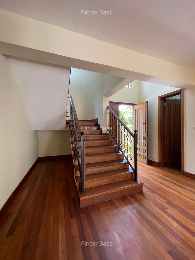 5 Bed Townhouse with En Suite in Lavington - 9