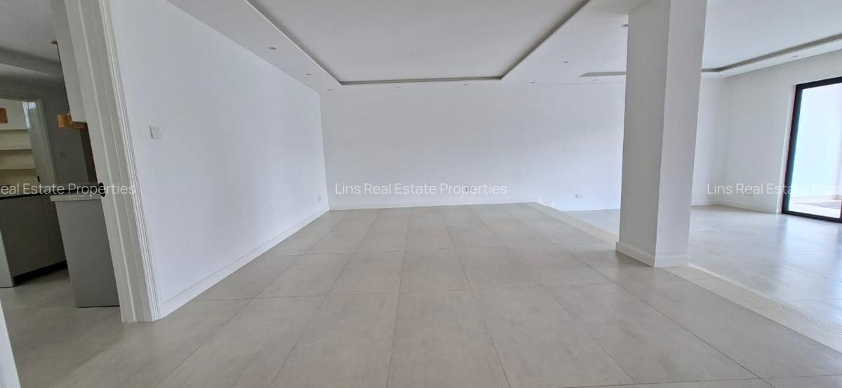 4 Bed Townhouse with En Suite in Brookside - 4