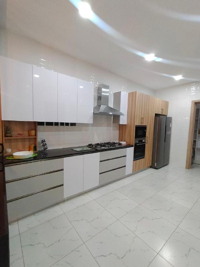 4 Bed Apartment with En Suite in Westlands Area - 5