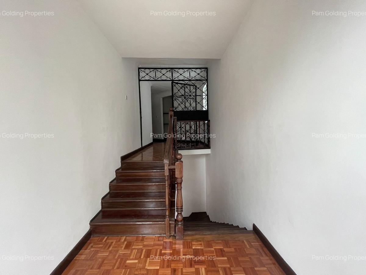 4 Bed Townhouse at General Mathenge - 10