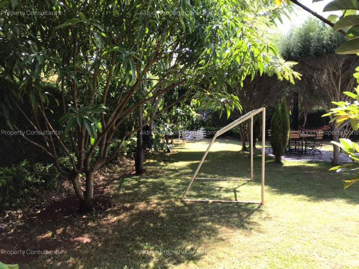 4 Bed Villa with En Suite in Ridgeways - 8