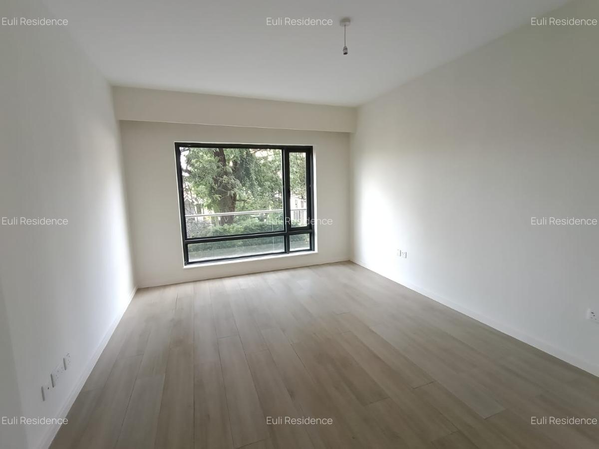 2 Bed Apartment with En Suite at Riverside Drive - 9