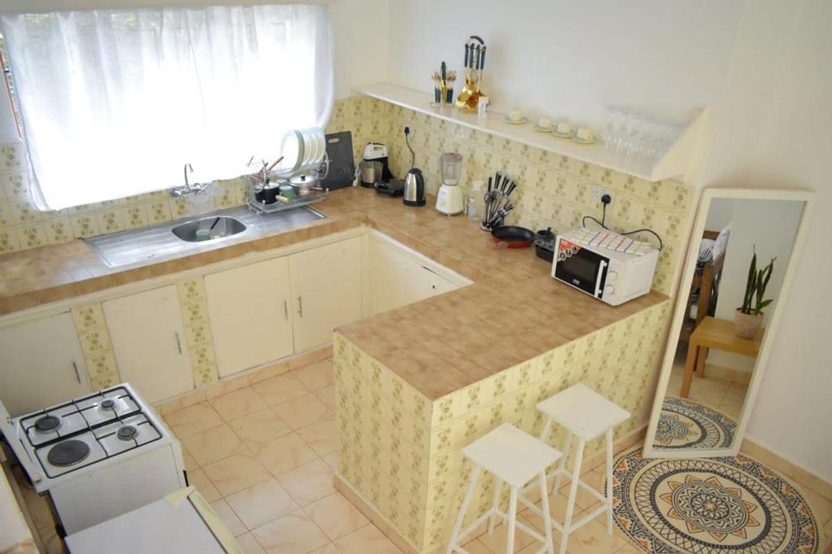 Furnished 2 Bed Apartment with En Suite in Spring Valley - 11