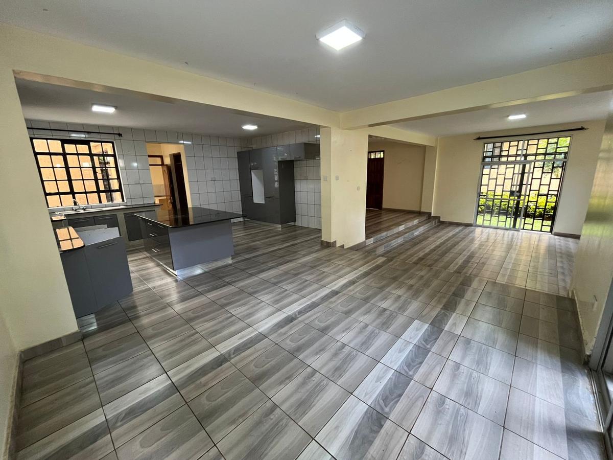 5 Bed Townhouse with En Suite at Westlands - 6