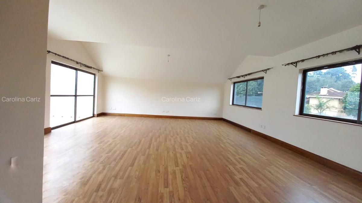 4 Bed Townhouse with En Suite at Broo - 5