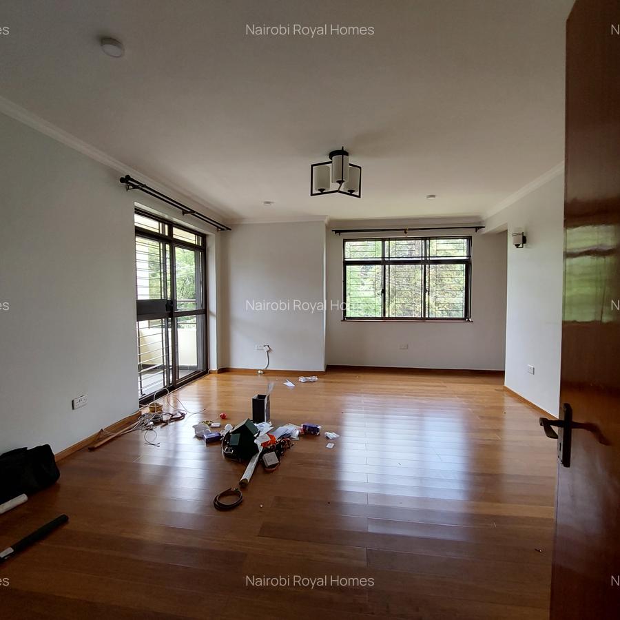 5 Bed Townhouse with En Suite at Lavington Convent Drive - 10