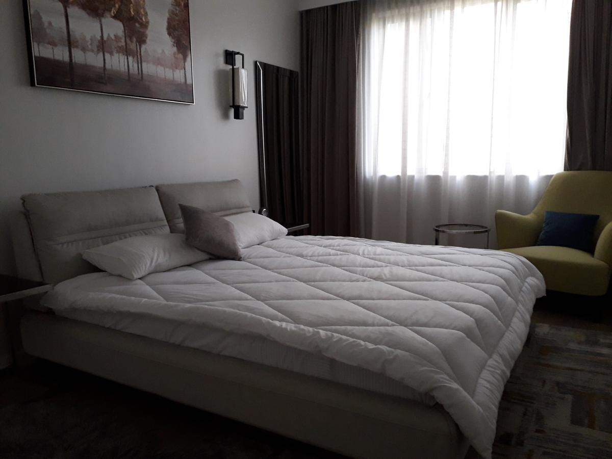 Furnished 1 Bed Apartment with En Suite at Riverside Drive - 2