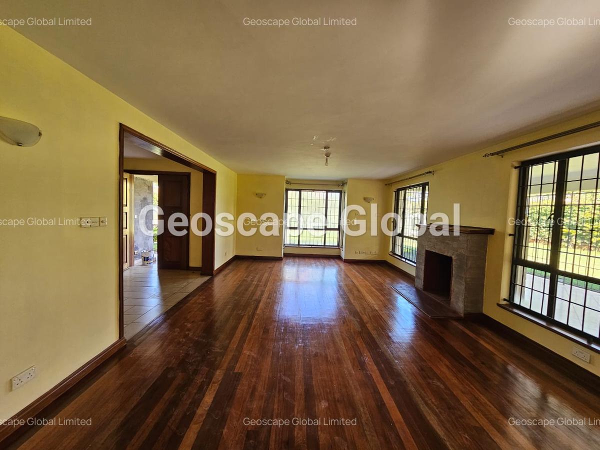 5 Bed House with En Suite in Runda - 14