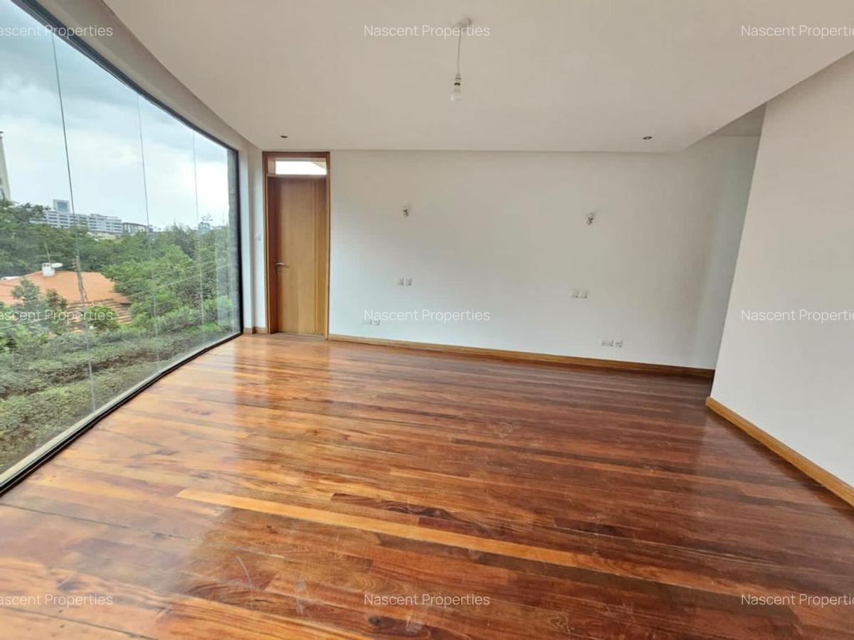 4 Bed Apartment with En Suite in General Mathenge - 13