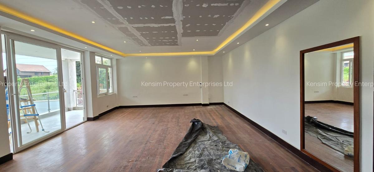 5 Bed House with En Suite in Runda - 9