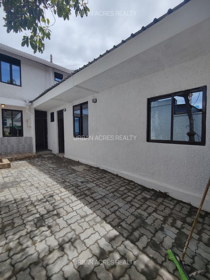 3 Bed Townhouse with En Suite in South C - 1